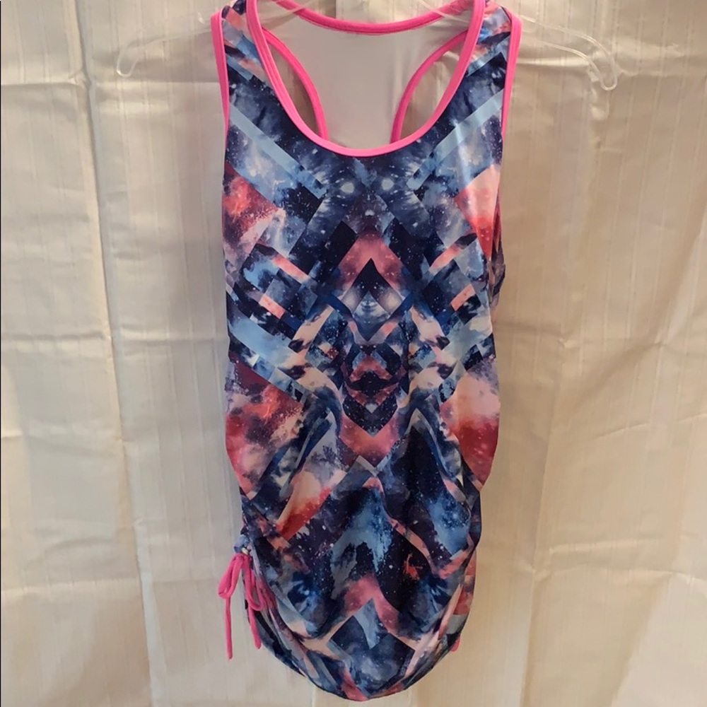 SOFIBELLA TENNIS TANK. MED